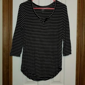 NWOT Quater Sleeve Tee